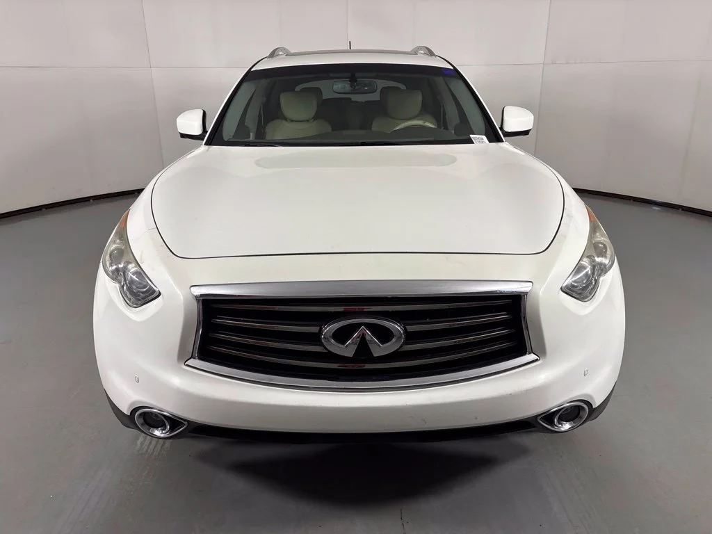 Used 2014 White INFINITI Base image 3