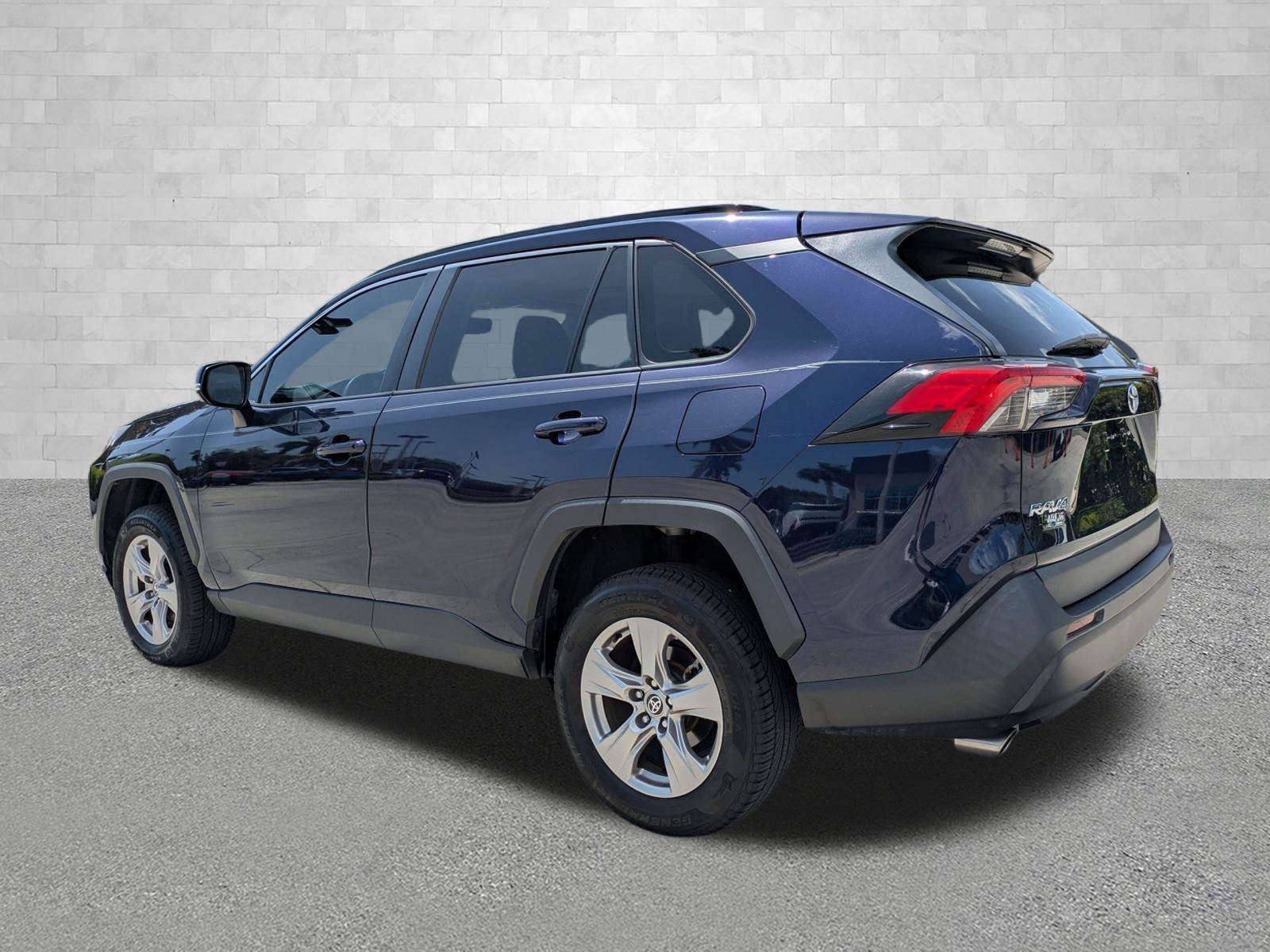 2023 Toyota RAV4 XLE - Photo 4