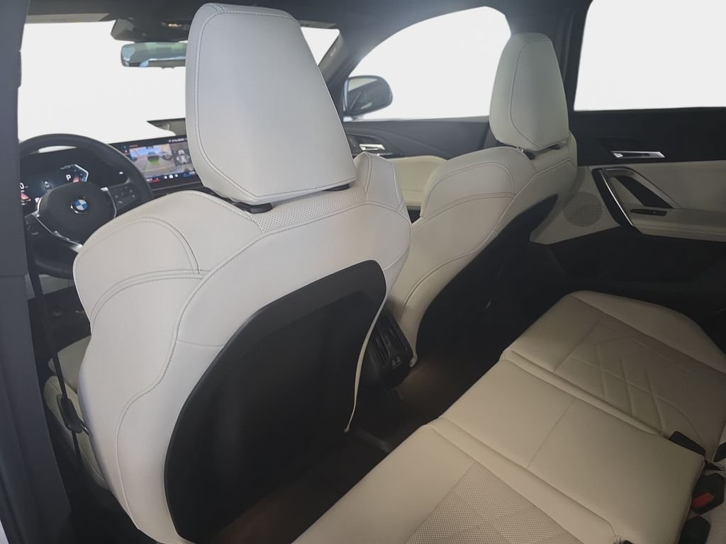 New 2026 Mineral White Metallic BMW xDrive28i image 8