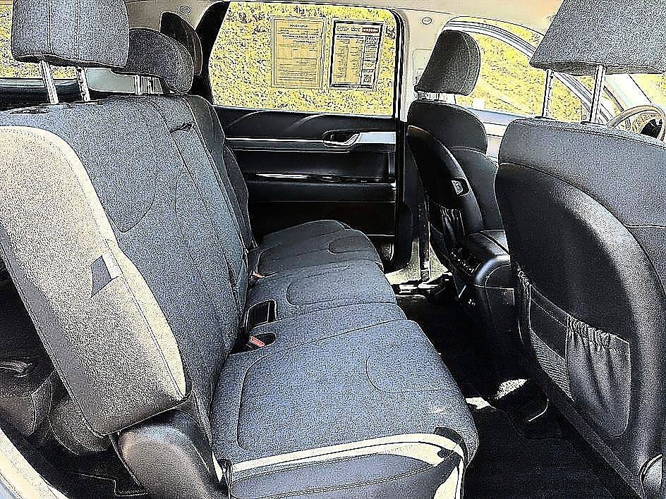 Used 2025 Hyper White Hyundai SE image 20