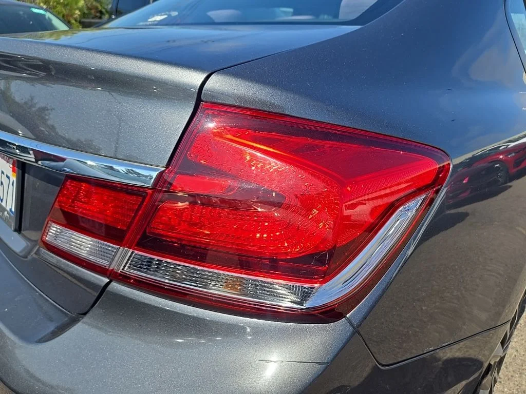Used 2013 Gray Honda LX image 11