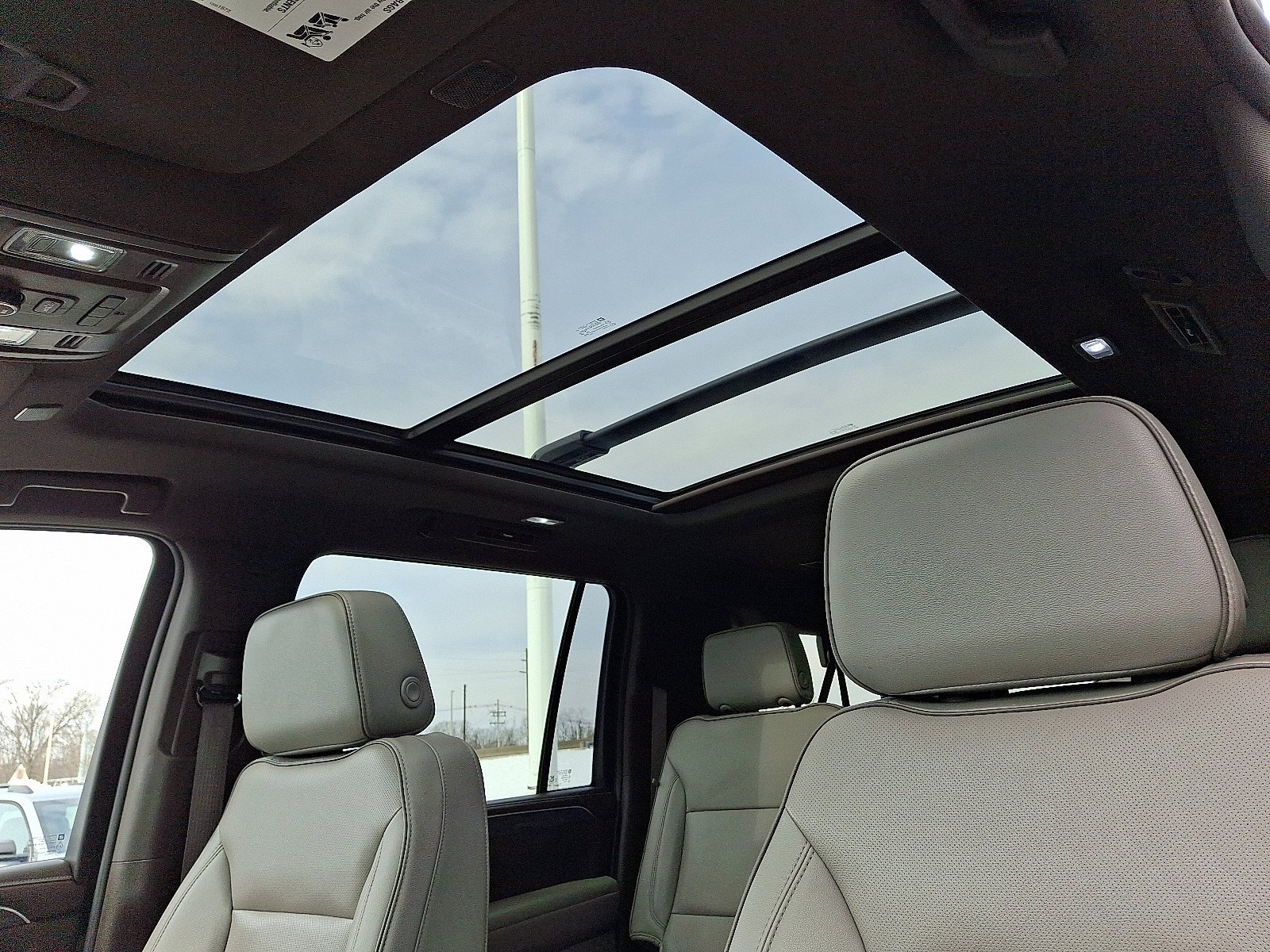 2023 GMC Yukon XL SLT - Photo 16