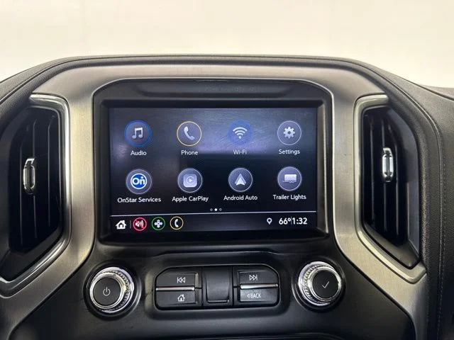 Used 2022 White GMC SLE image 14