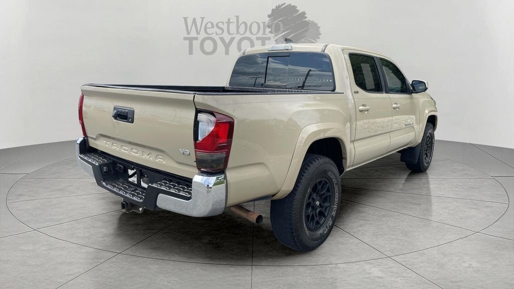 Used 2020  Toyota SR5 image 7