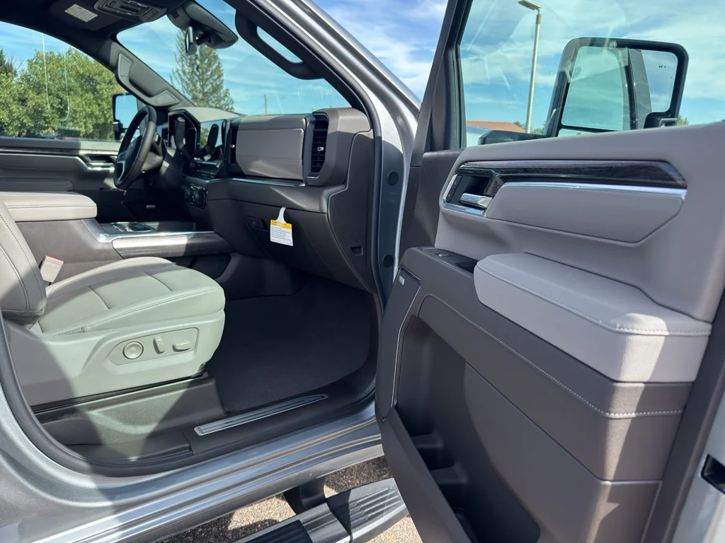 2026 Chevrolet Silverado 3500HD LTZ - Photo 16