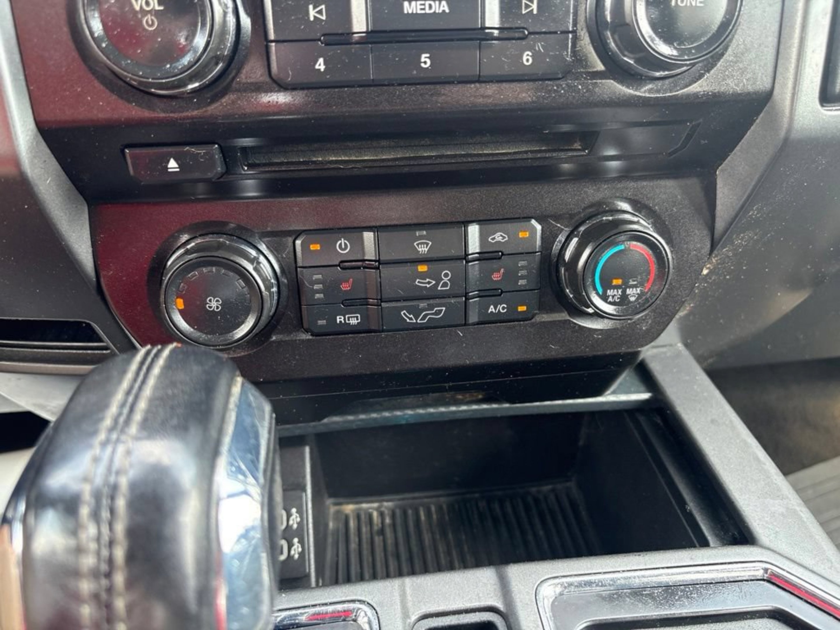 Used 2018 Lightning Blue Ford XLT image 17