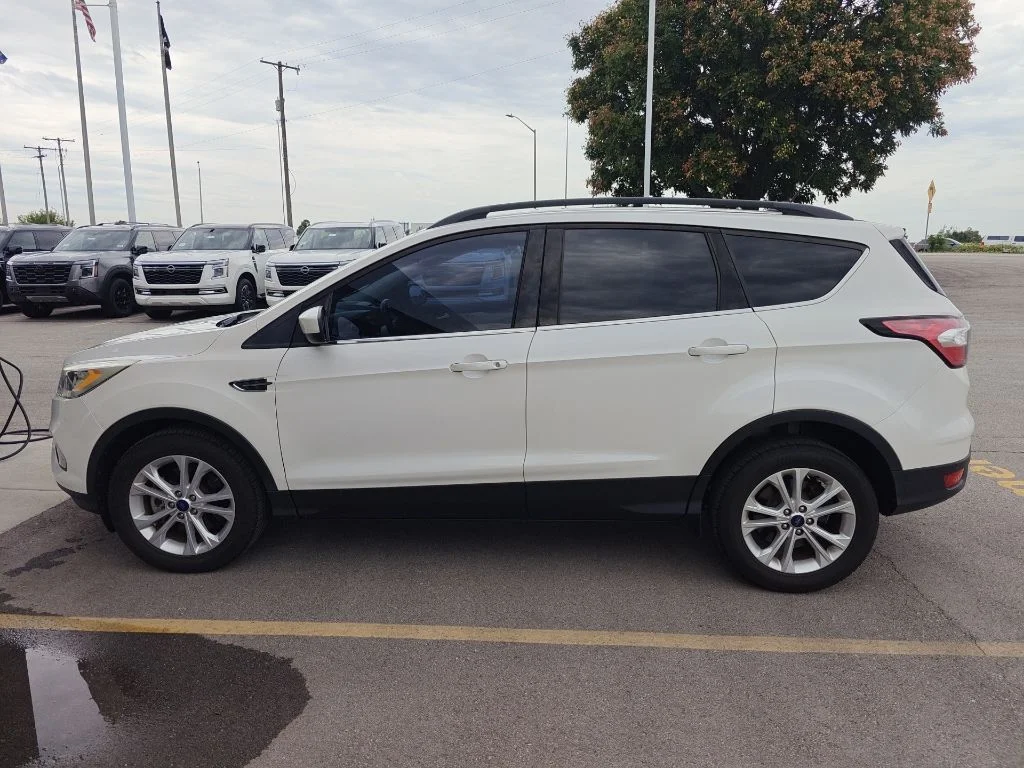 Used 2018 White Ford SEL image 7
