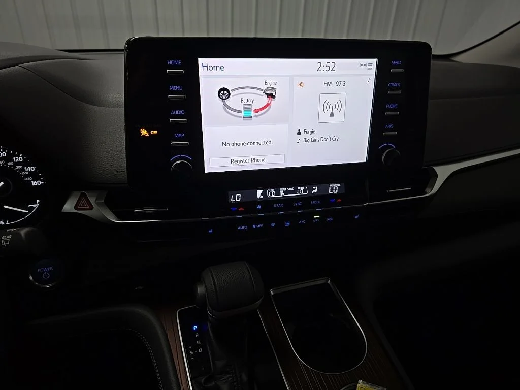 Used 2021 White Toyota XLE image 25