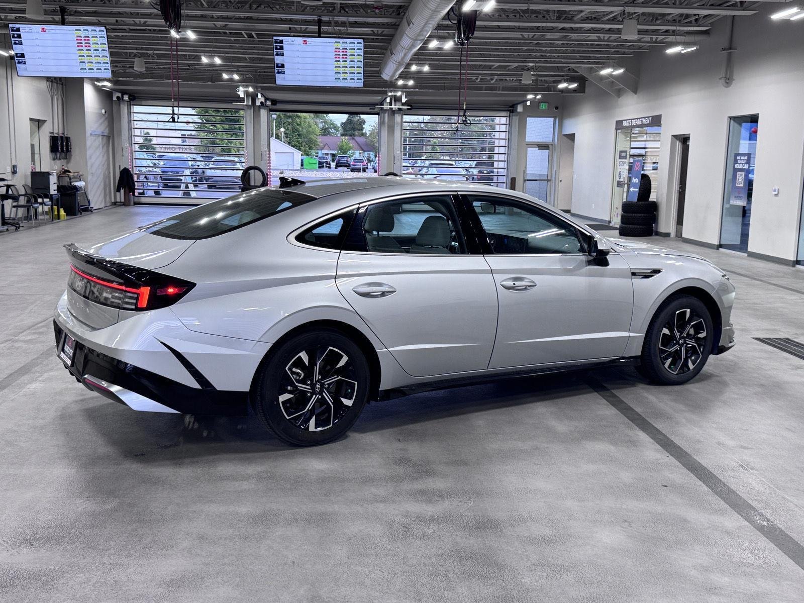 2025 Hyundai Sonata SEL - Photo 6