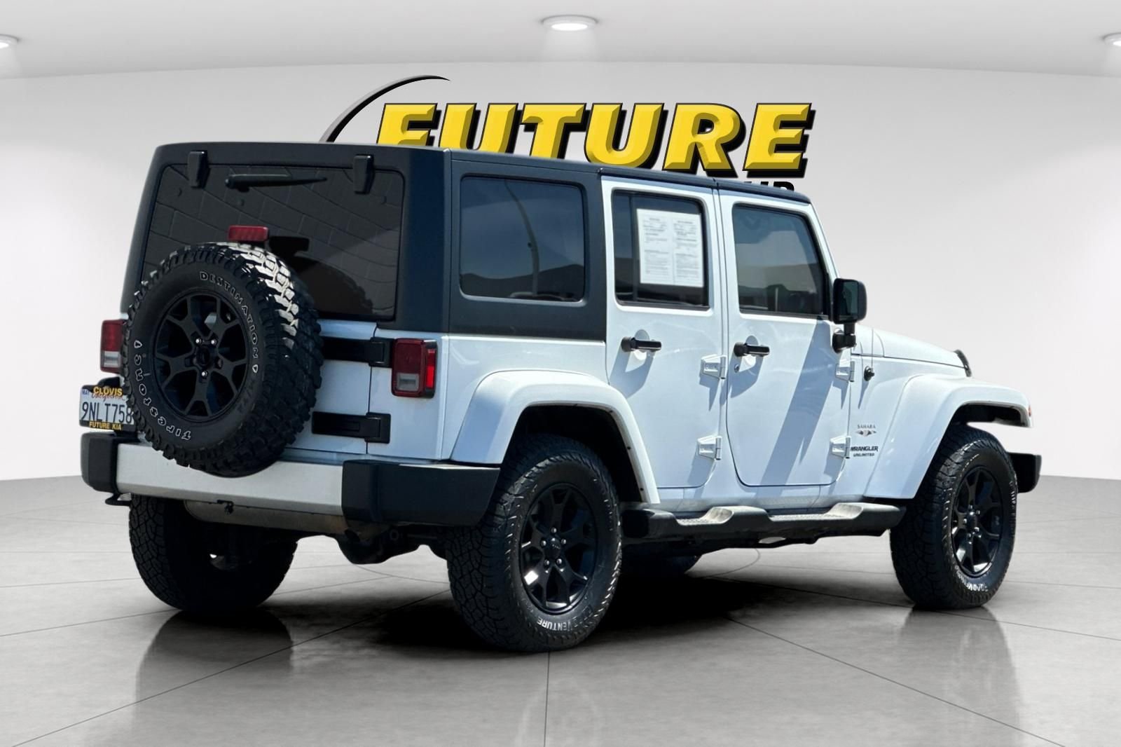 Used 2017 White Jeep Unlimited Sahara image 4