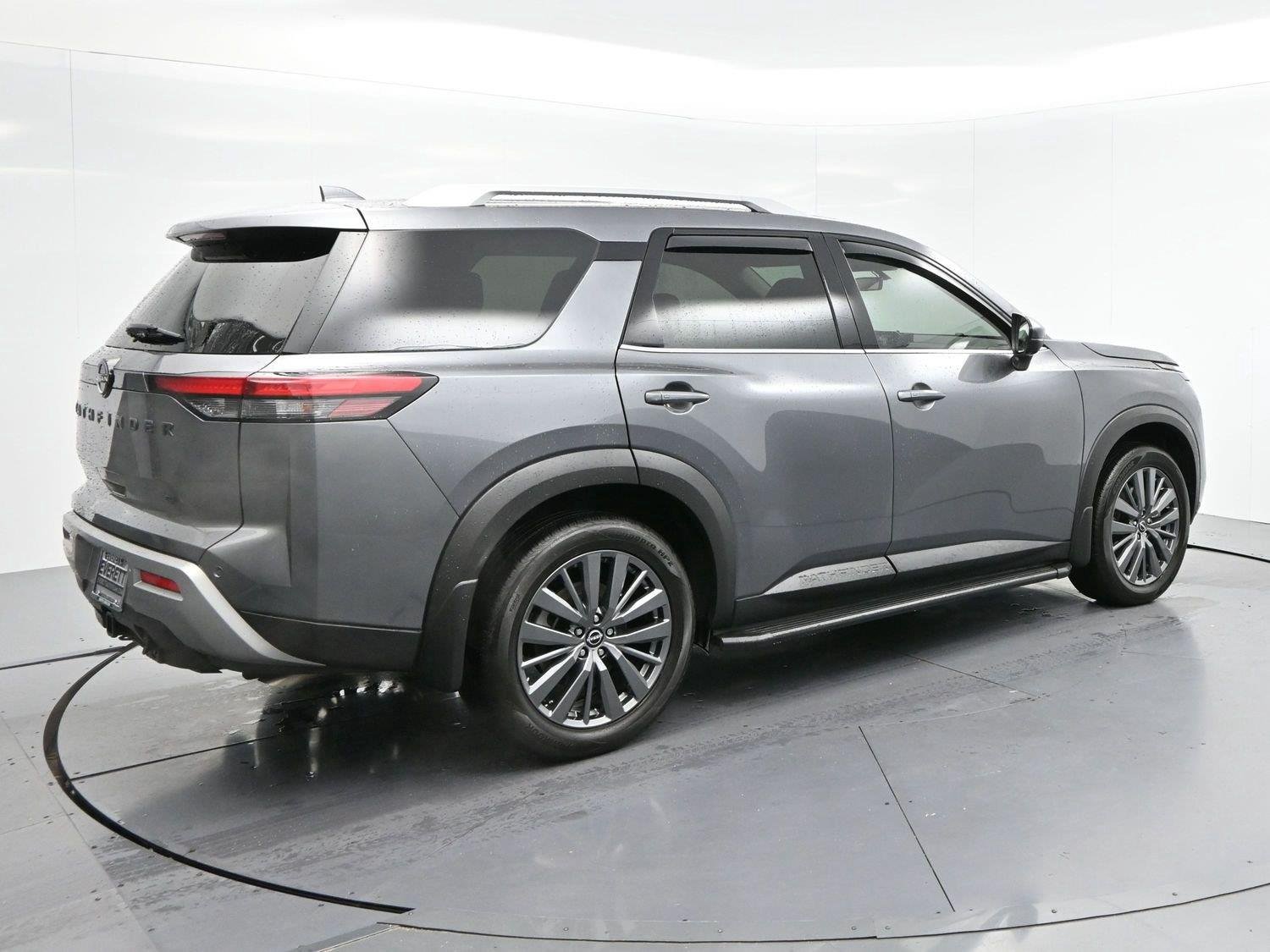Used 2025 Gun Metallic Nissan SL image 7