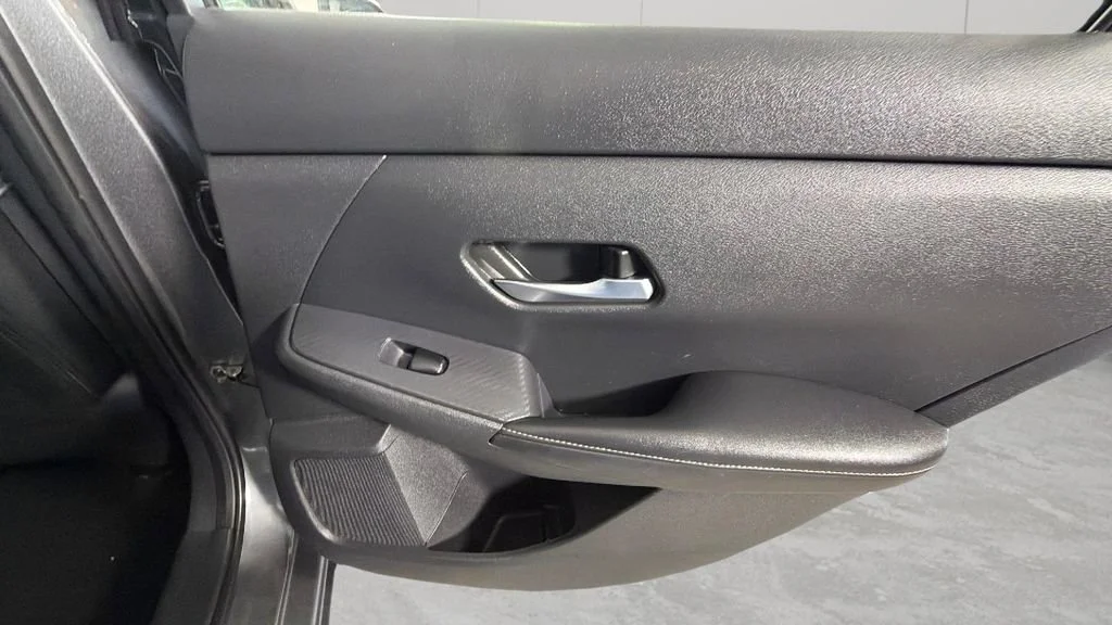 Used 2023 Gray Nissan SV Xtronic CVT image 31