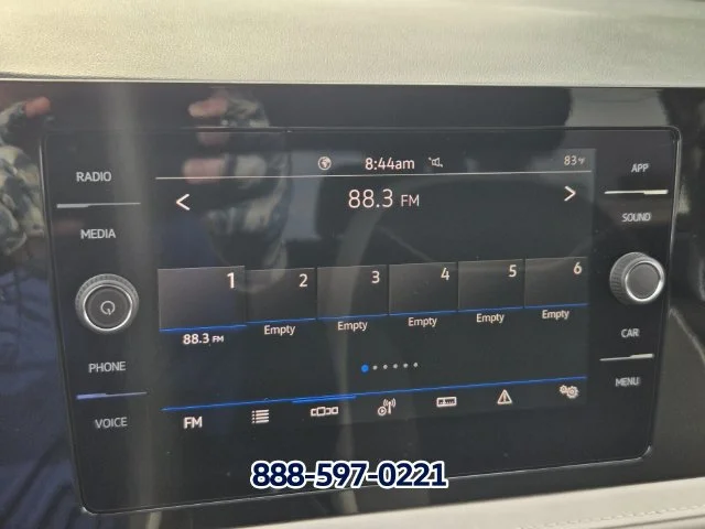 New 2027 Monument Gray9 Volkswagen SE image 16