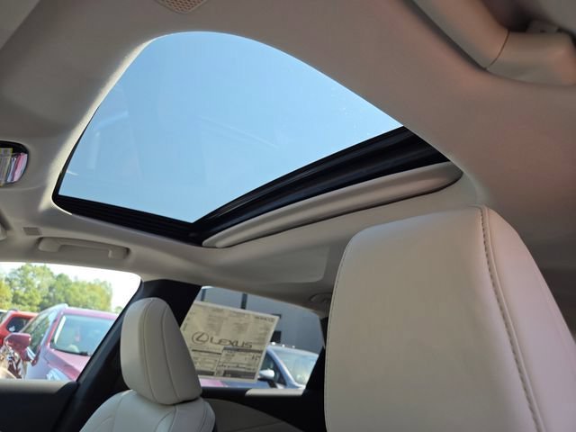 New 2026 Eminent White Pearl Lexus PREMIUM PLUS image 19