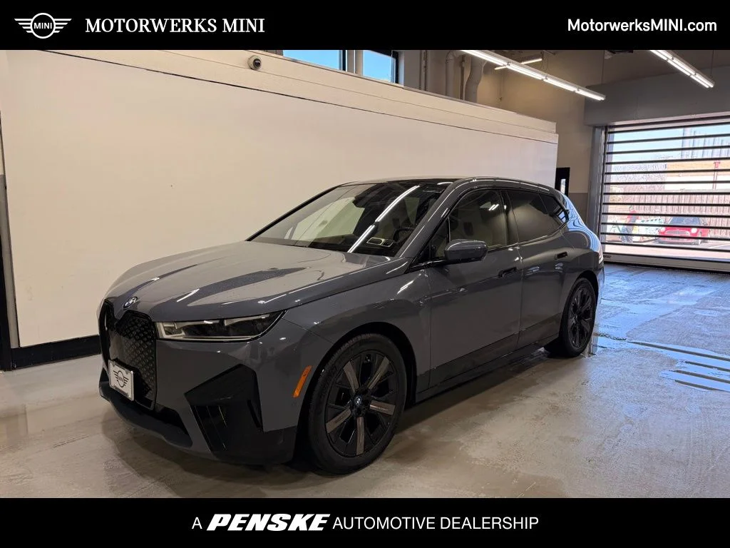 2023 BMW iX xDrive50's photo