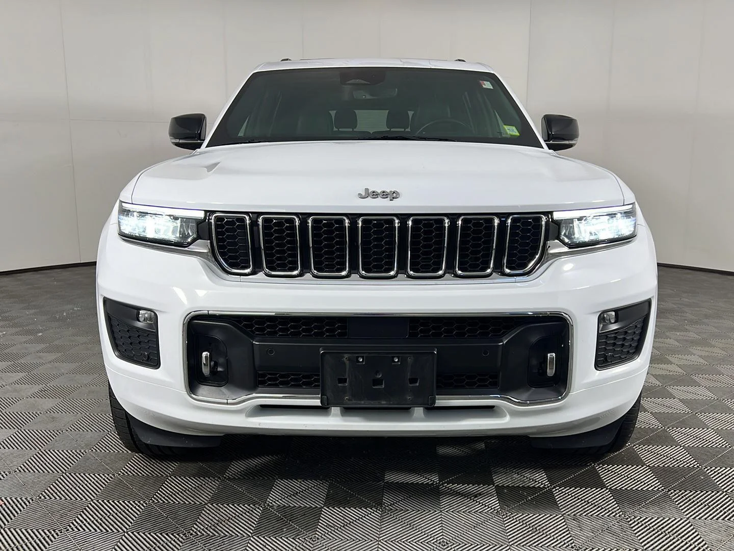 Used 2022 Bright White Clearcoat Jeep Overland image 13
