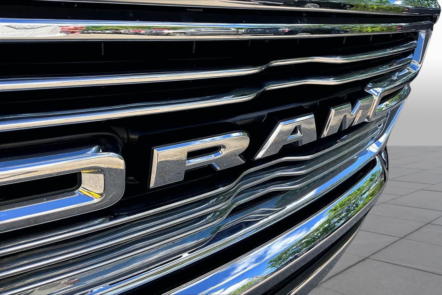 Used 2022 Granite Crystal Metallic Clearcoat Ram Laramie image 28