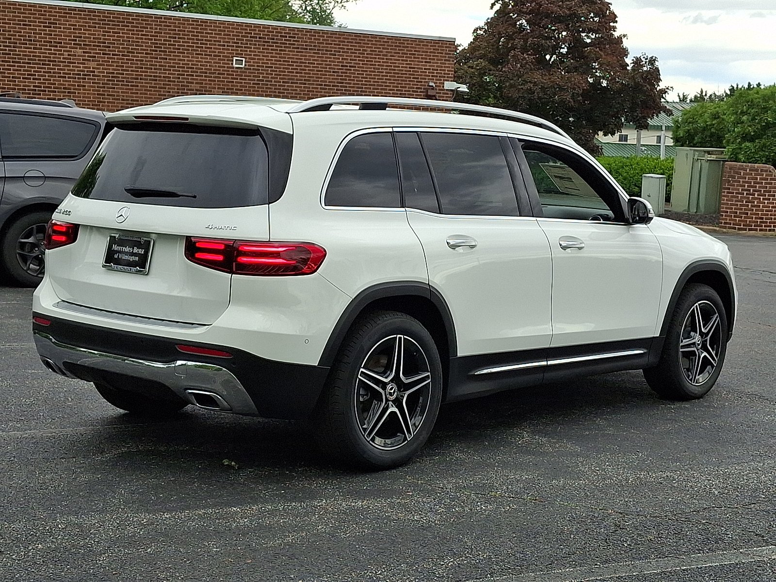 New 2026 Polar White Mercedes-Benz GLB 250 image 6
