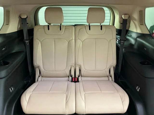 Used 2021 Velvet Jeep Limited image 21
