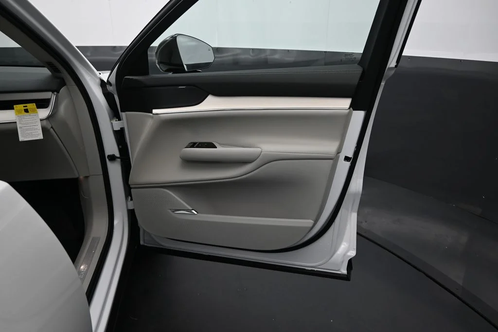 New 2026 Crystal White Volvo Twin Motor Plus image 19