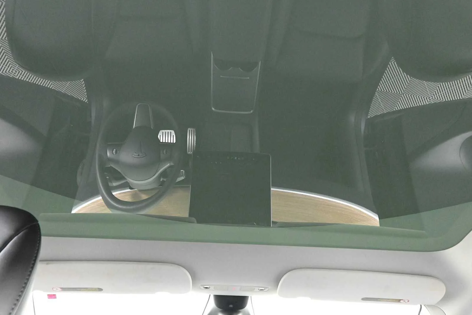 Used 2022  Tesla Performance image 4