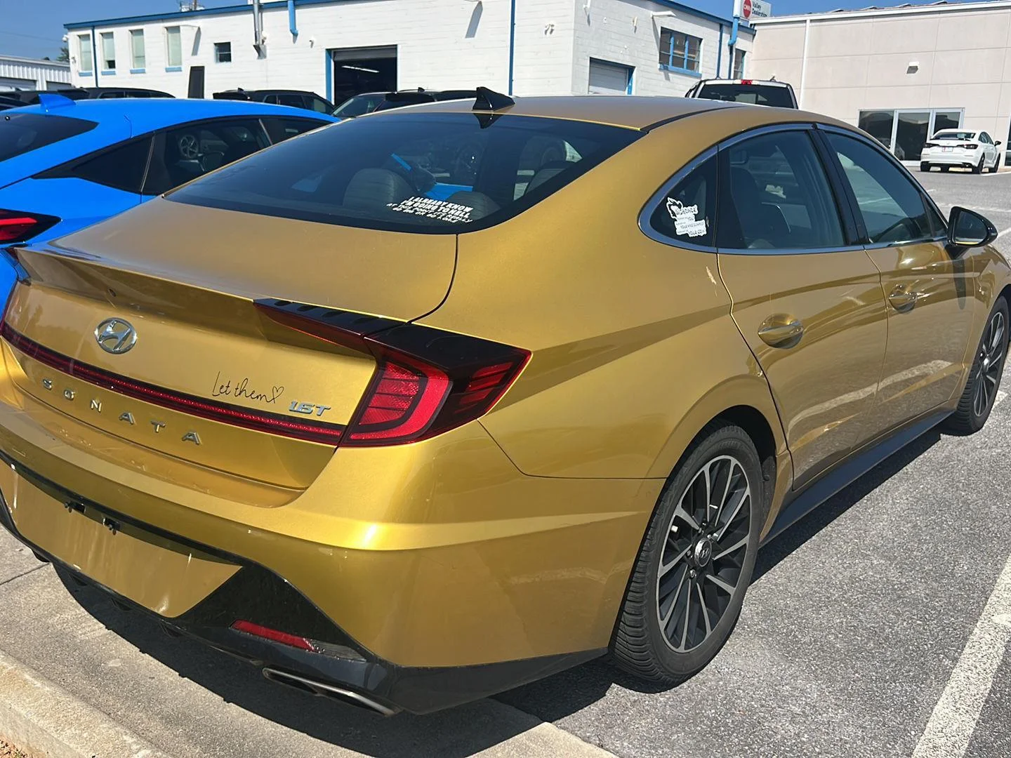Used 2020 Glowing Yellow Hyundai SEL Plus image 4