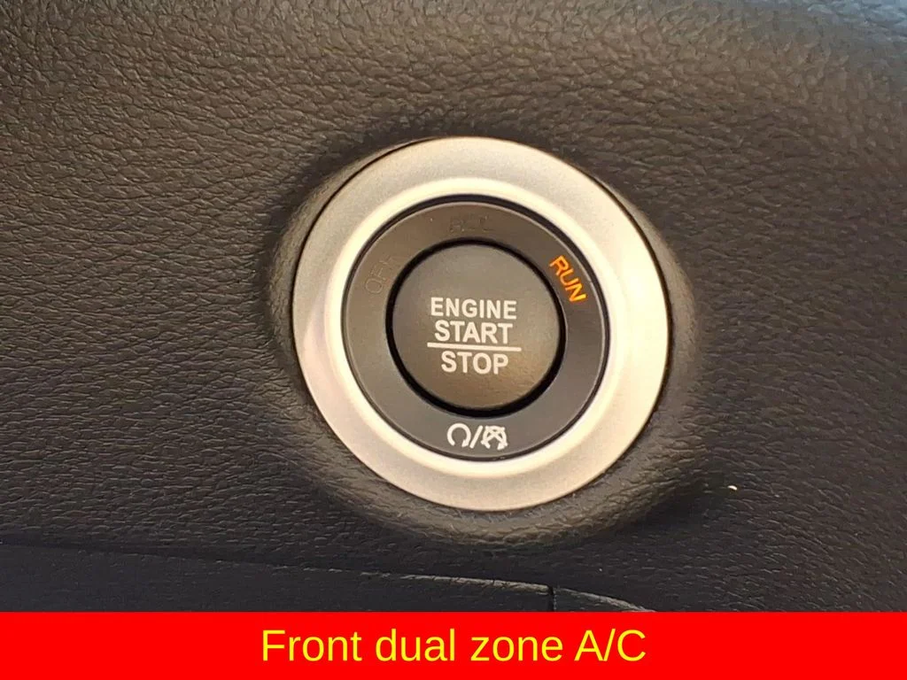 Used 2025 White Chrysler Limited image 14
