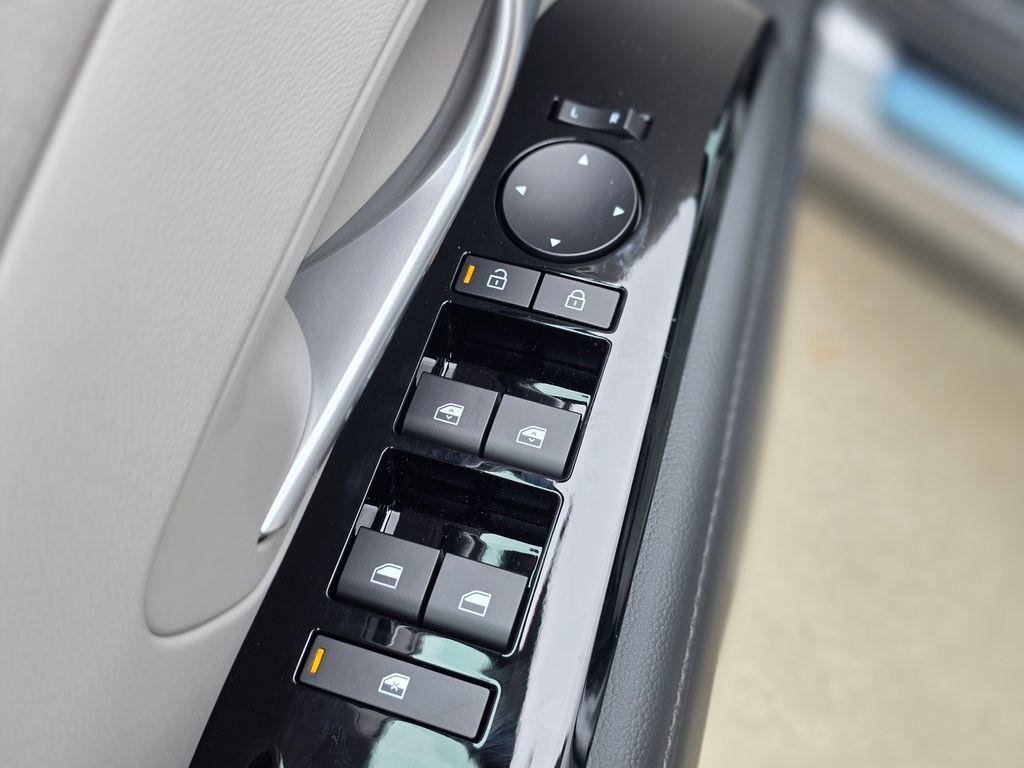 New 2026 Silver Hyundai Limited image 23