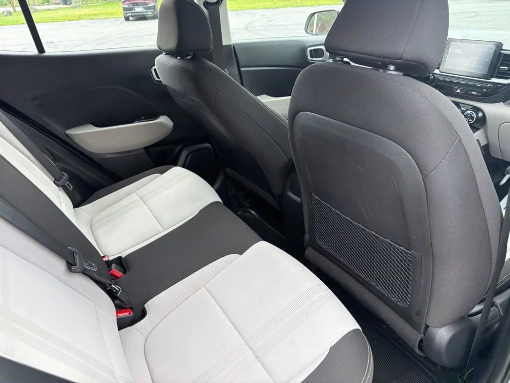 Used 2023 Stellar Silver Hyundai SEL image 12