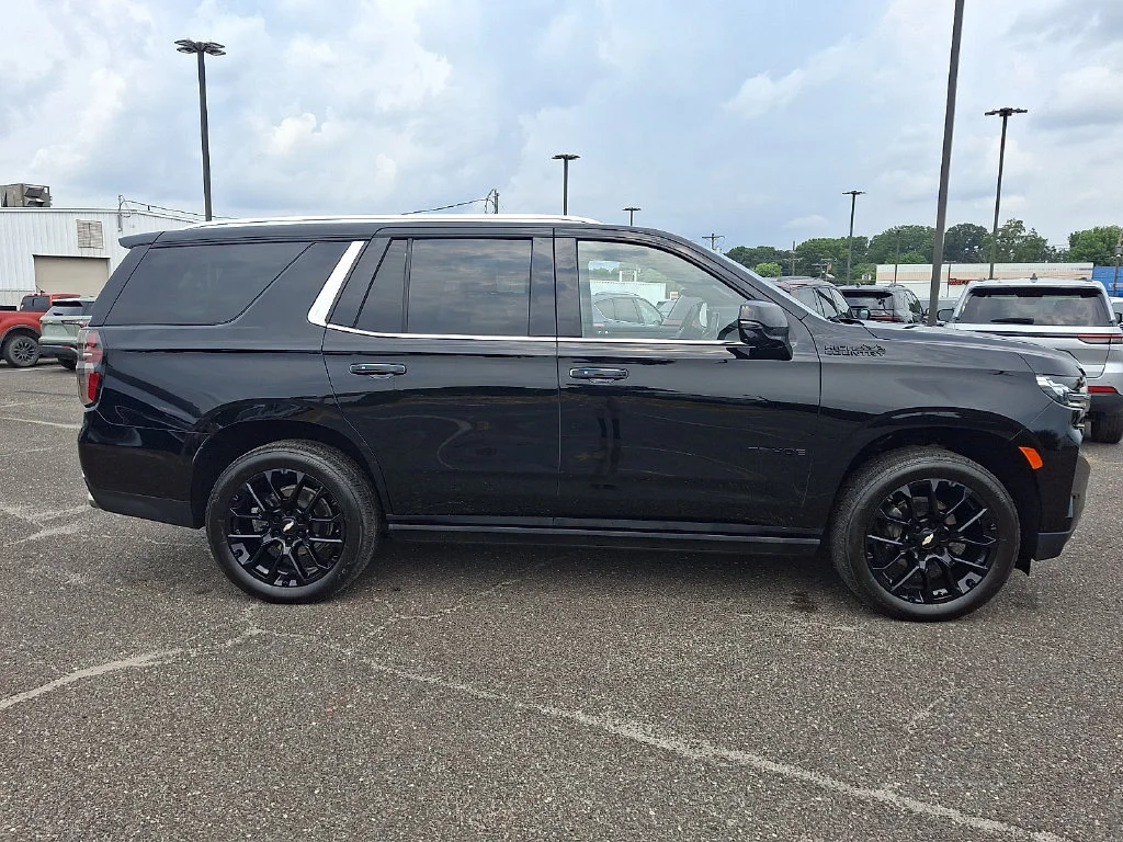 Used 2024 Black Chevrolet High Country image 13