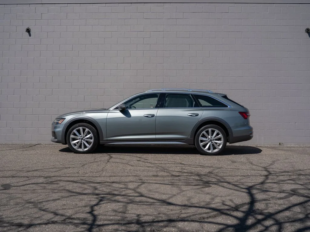 Used 2021  Audi Prestige image 2