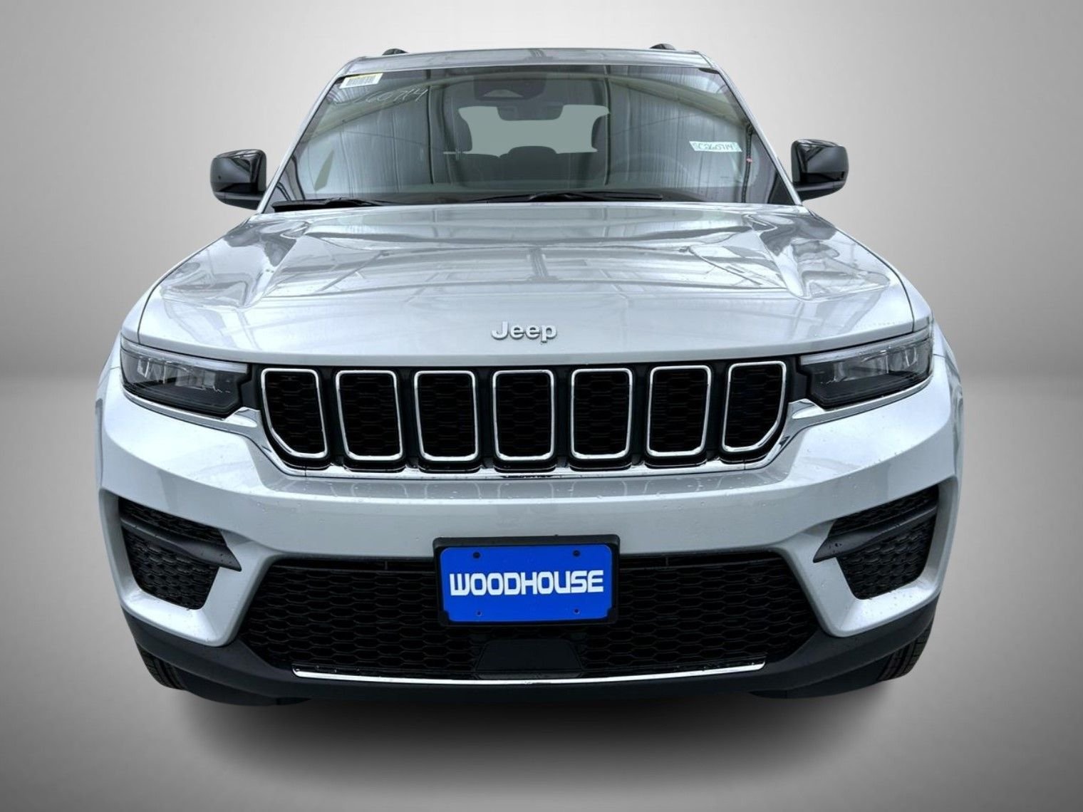 New 2026 Silver Zynith Exterior Paint Jeep Laredo X image 2