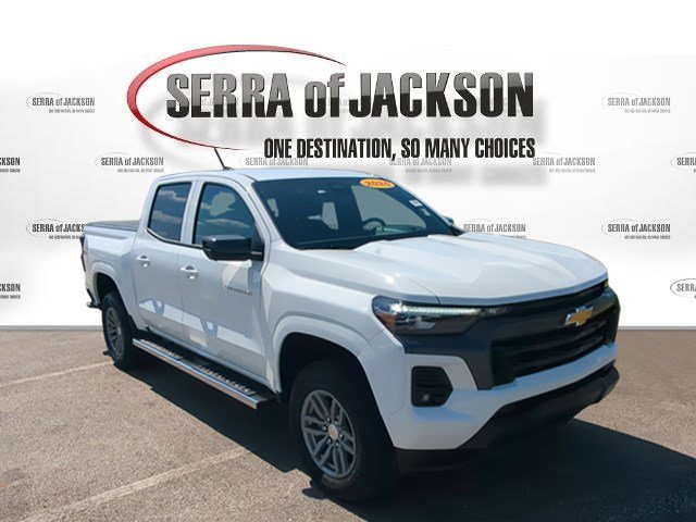 Used 2026 Summit White Chevrolet LT image 2