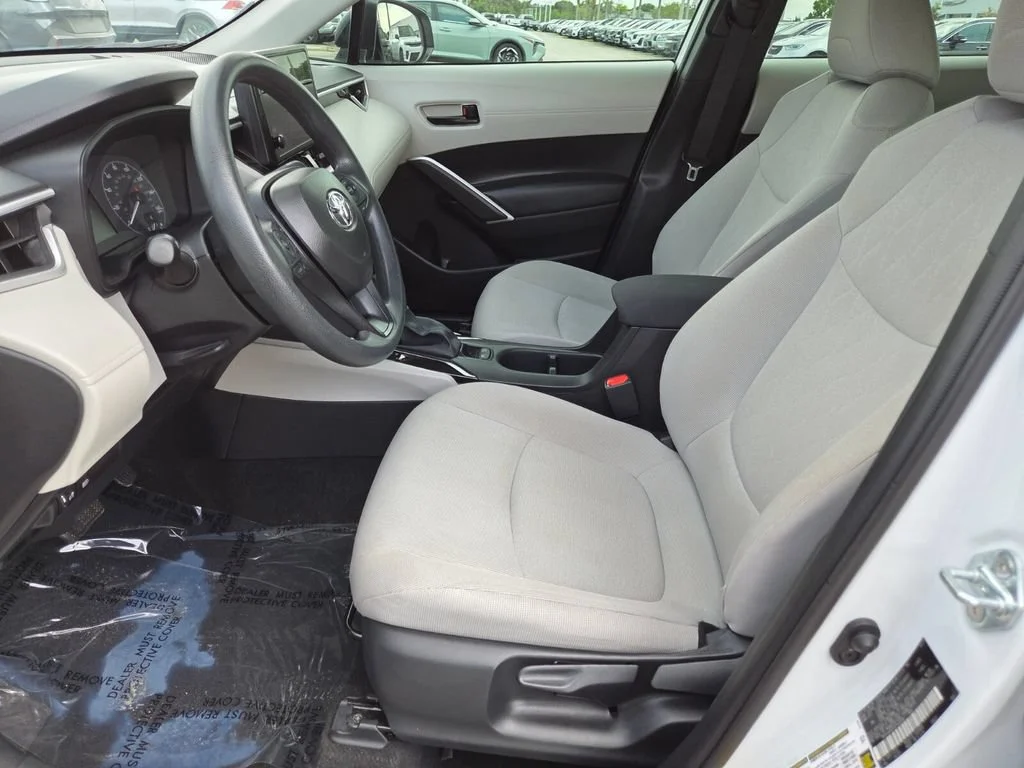Used 2025 Pearl Toyota L image 28