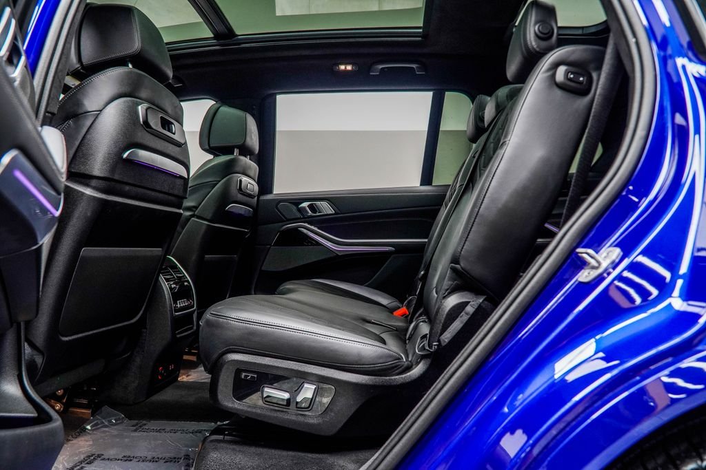 Used 2024 Blue BMW M60i image 47