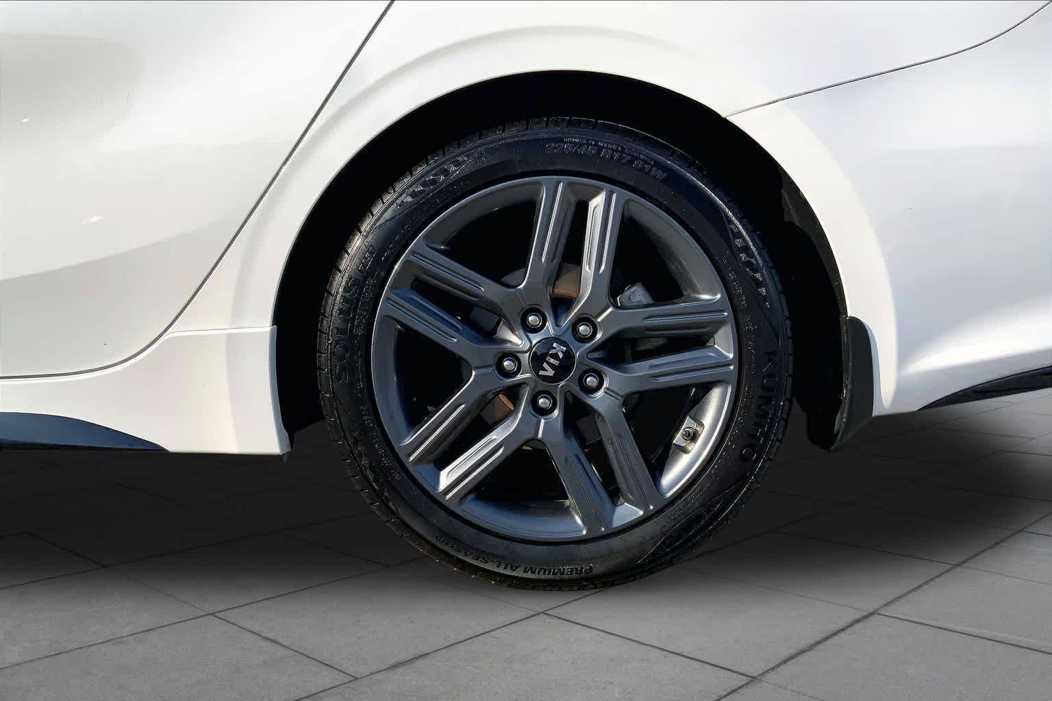 Used 2021 Snow White Pearl Kia GT-Line image 11
