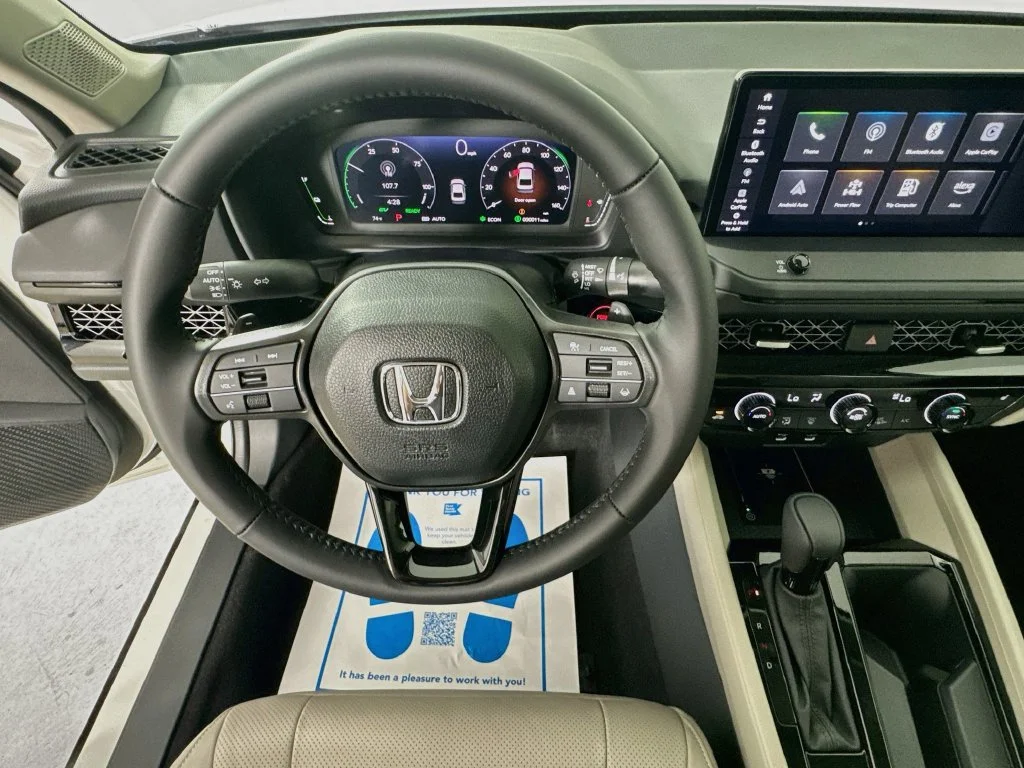 New 2026 Platinum White Pearl Honda EX-L image 11