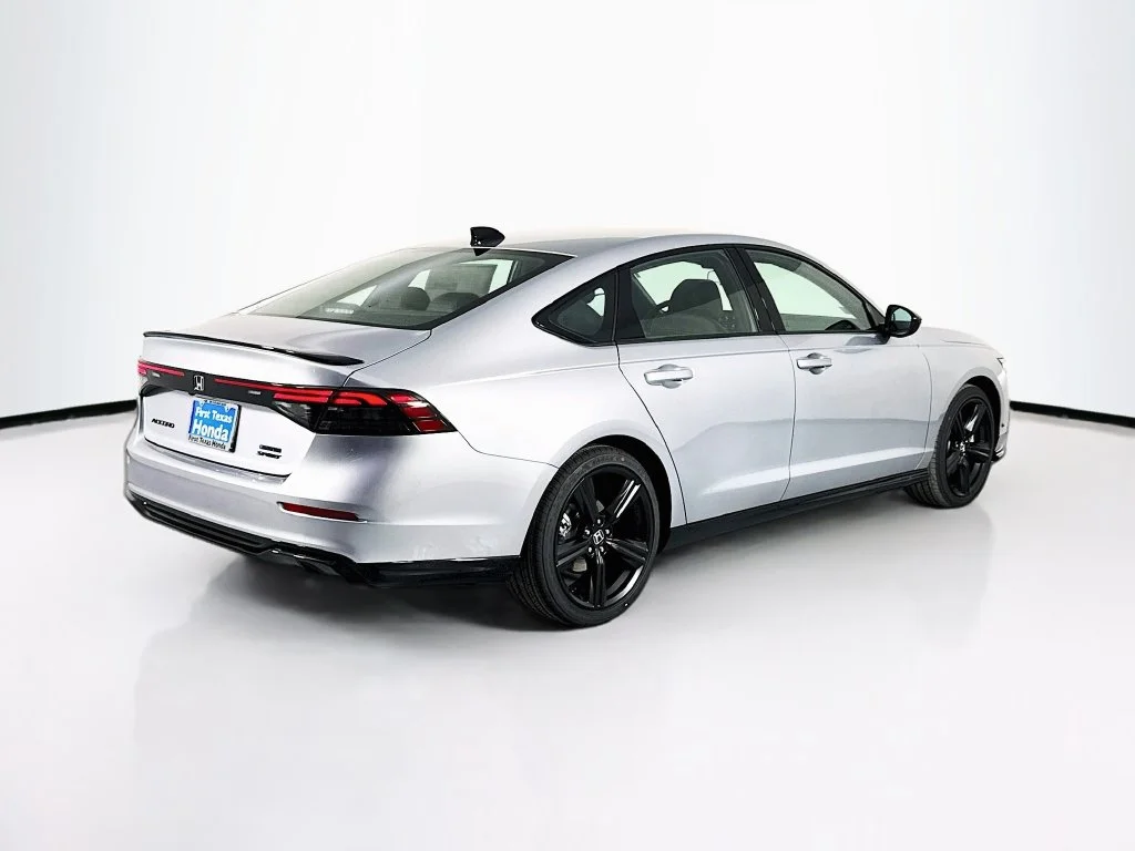 New 2026 Solar Silver Metallic Honda Sport-L image 7