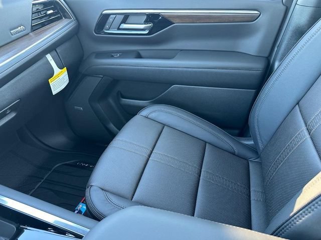 2026 Chevrolet Suburban High Country - Photo 17