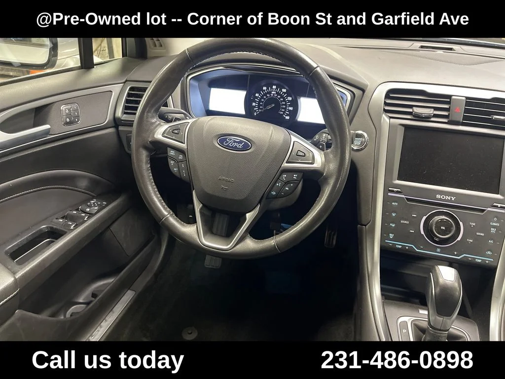 Used 2014 Silver Ford Titanium image 17