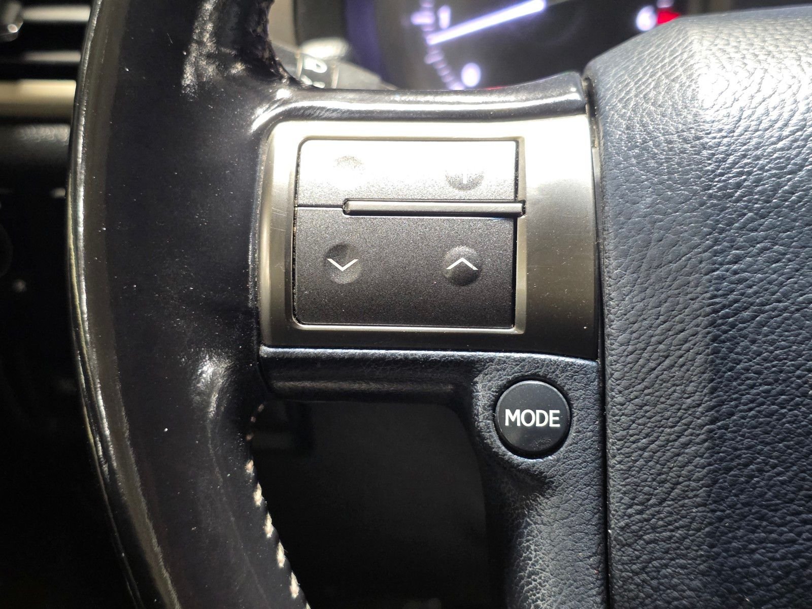 Used 2016 Gray Pearl Lexus 460 image 33