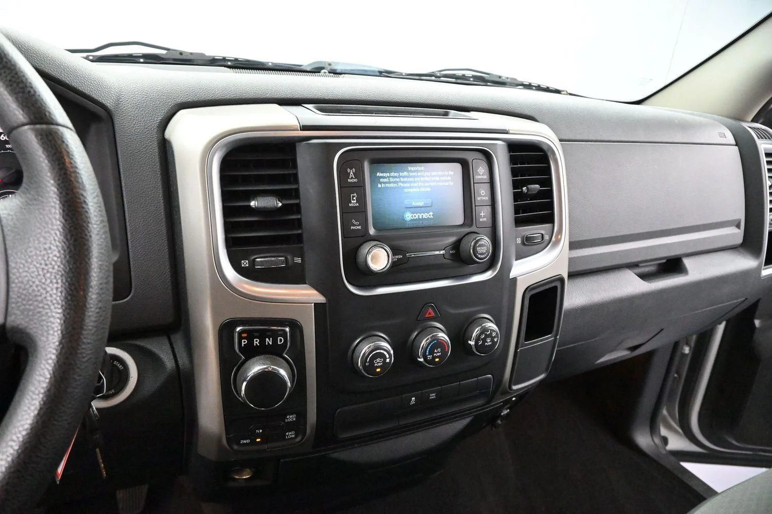 Used 2015 Bright Silver Metallic Clearcoat Ram SLT image 17