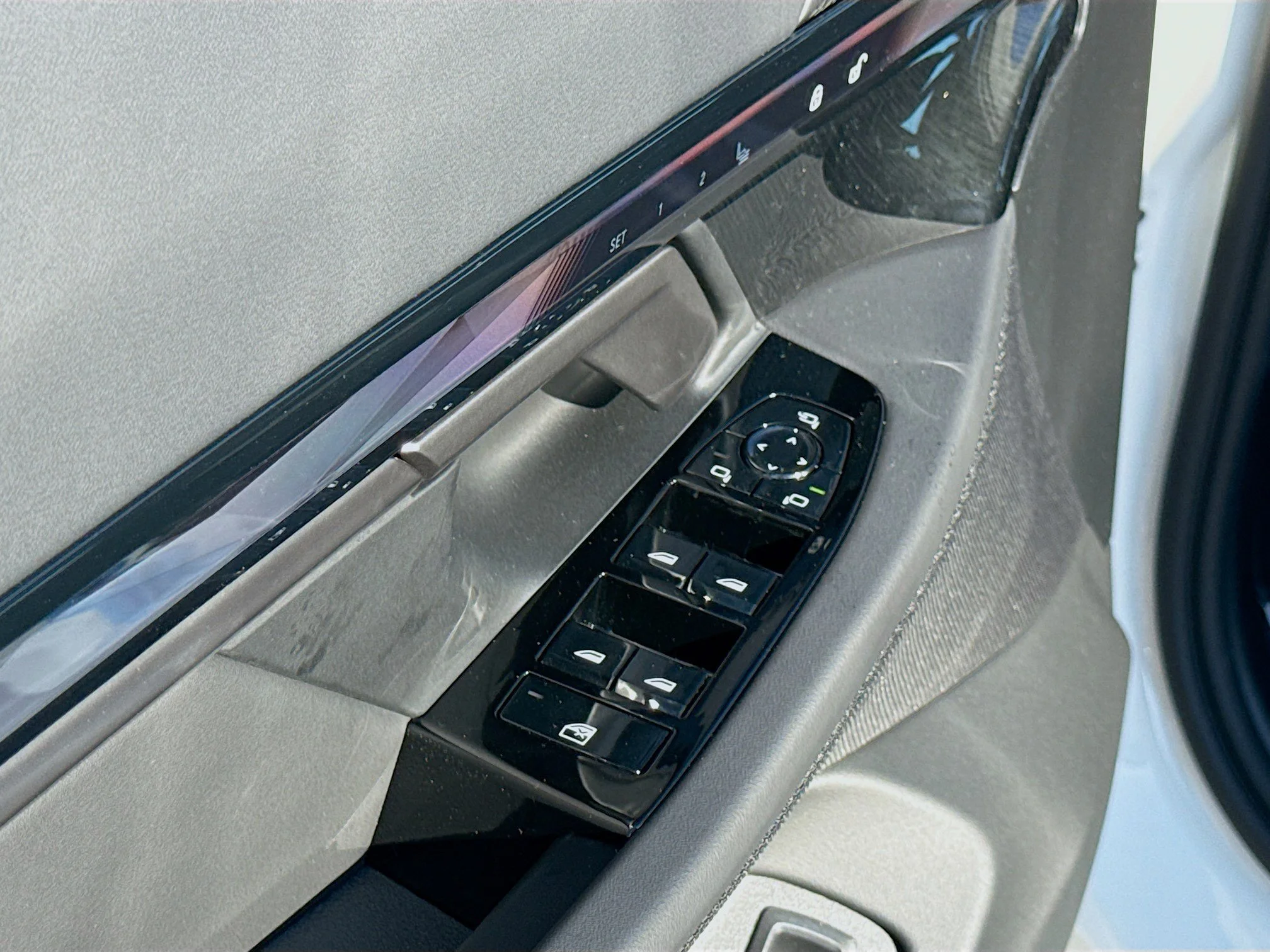 New 2027 Alpine White BMW 530i xDrive image 23