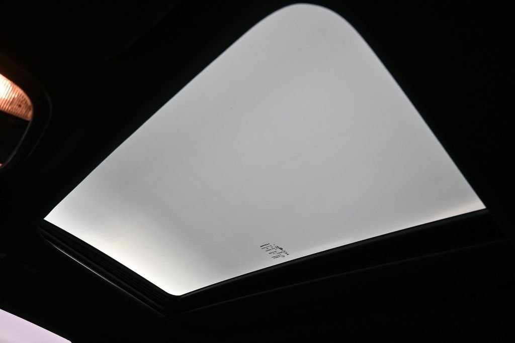 Used 2019 Black Jeep Altitude image 3