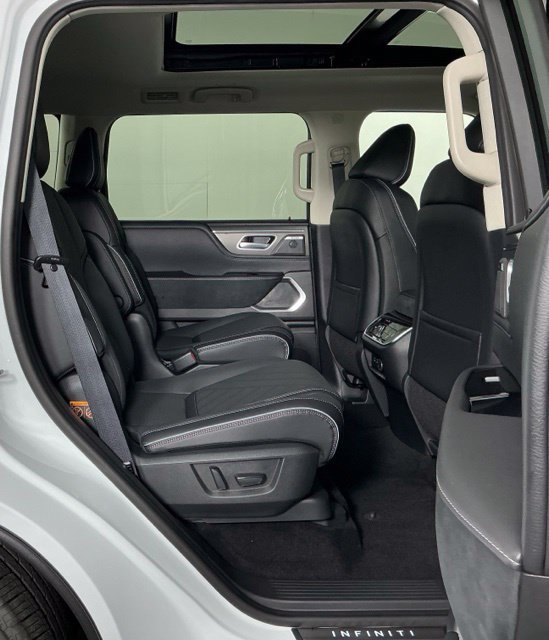 New 2027 White INFINITI LUXE image 27