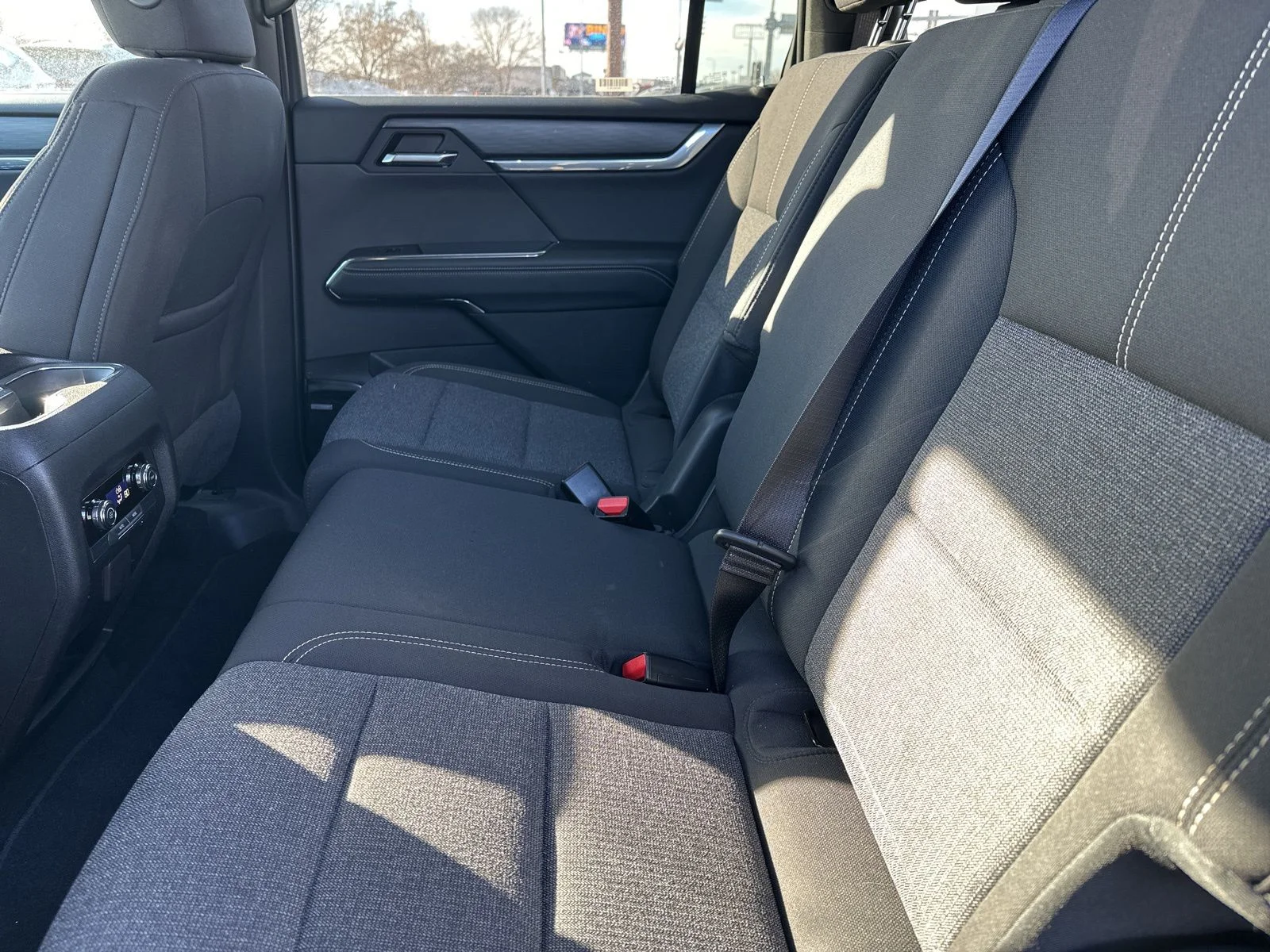 Used 2025 White GMC Elevation image 13