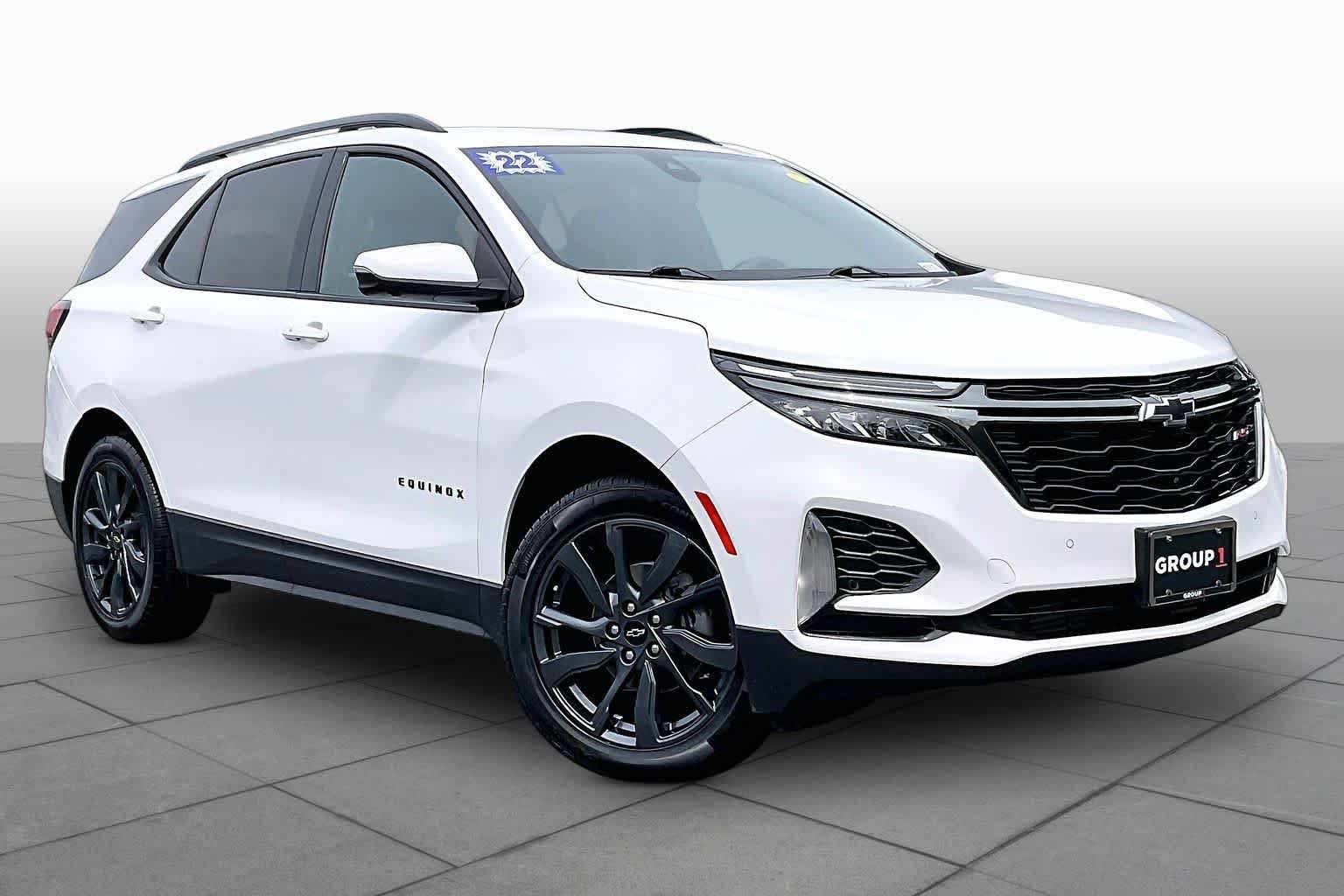 Used 2022 Summit White Chevrolet RS image 3