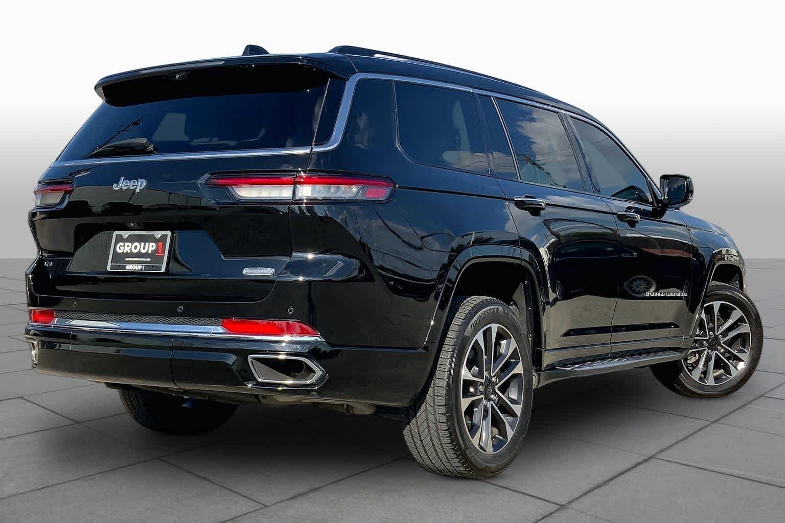 Used 2021 Diamond Black Crystal Pearlcoat Jeep Overland image 25