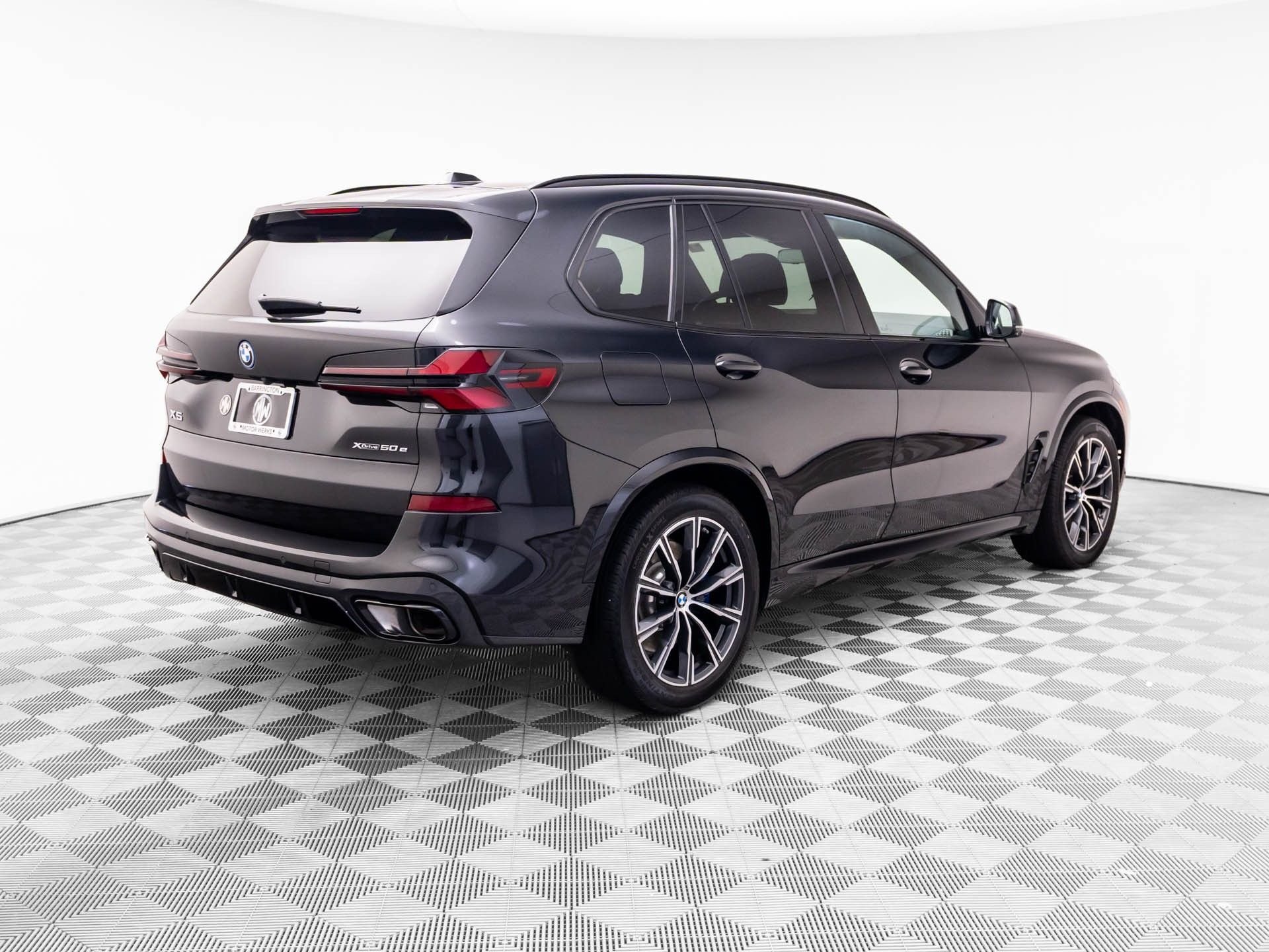 Used 2026 Black BMW xDrive50e image 5