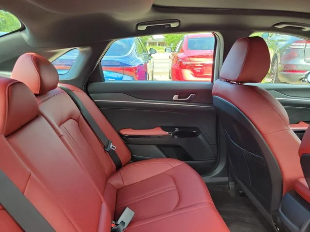 Used 2025 White Kia GT-Line image 34